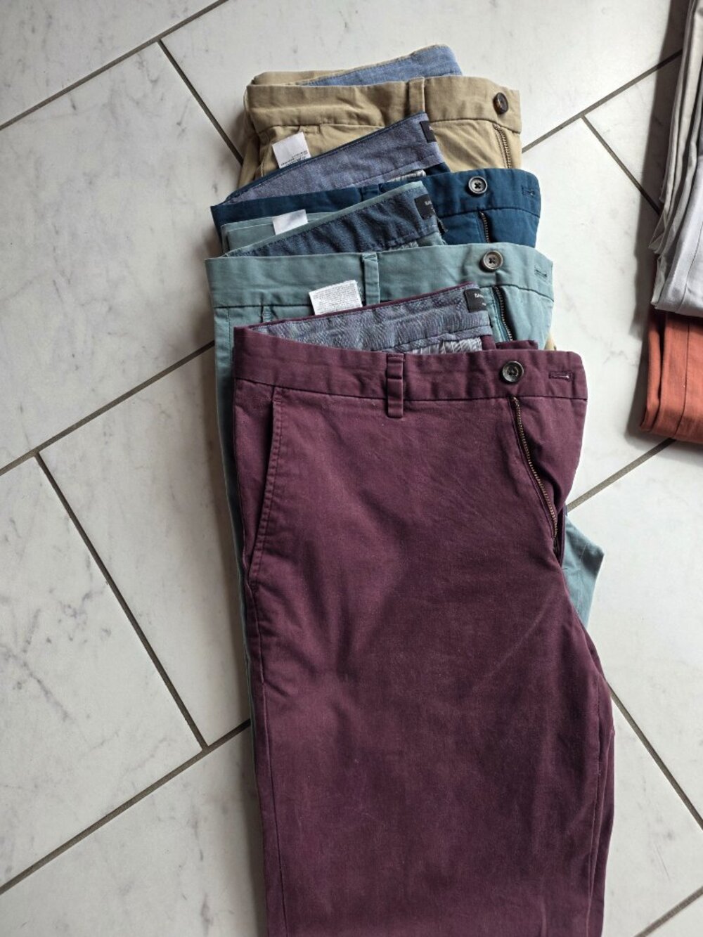 27 PAIR OF MENS 32/33 BANANA REPUBLIC CHINO & SLACKS - Picture 2 of 6